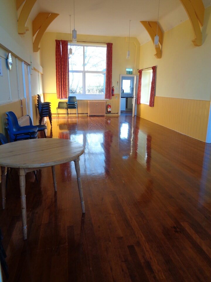 1706433679-608199697-long-hall