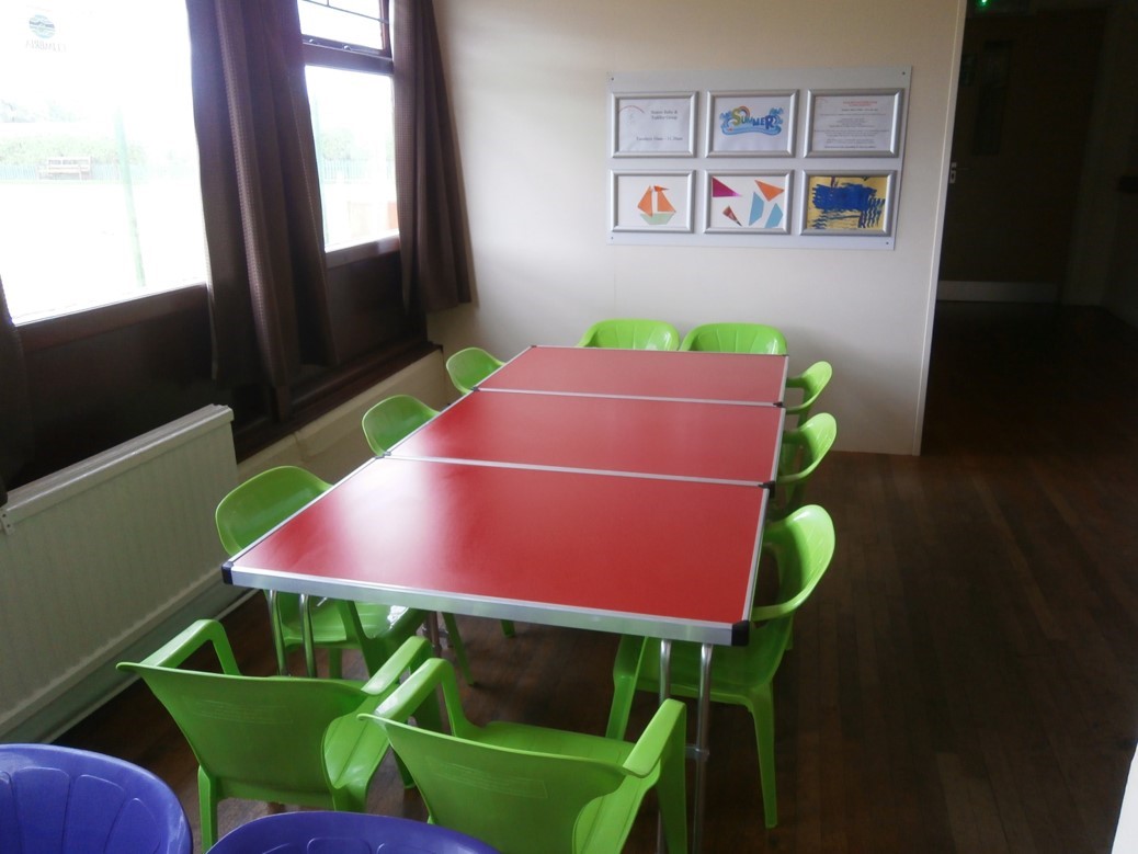 seaton-vh-table-and-chairs